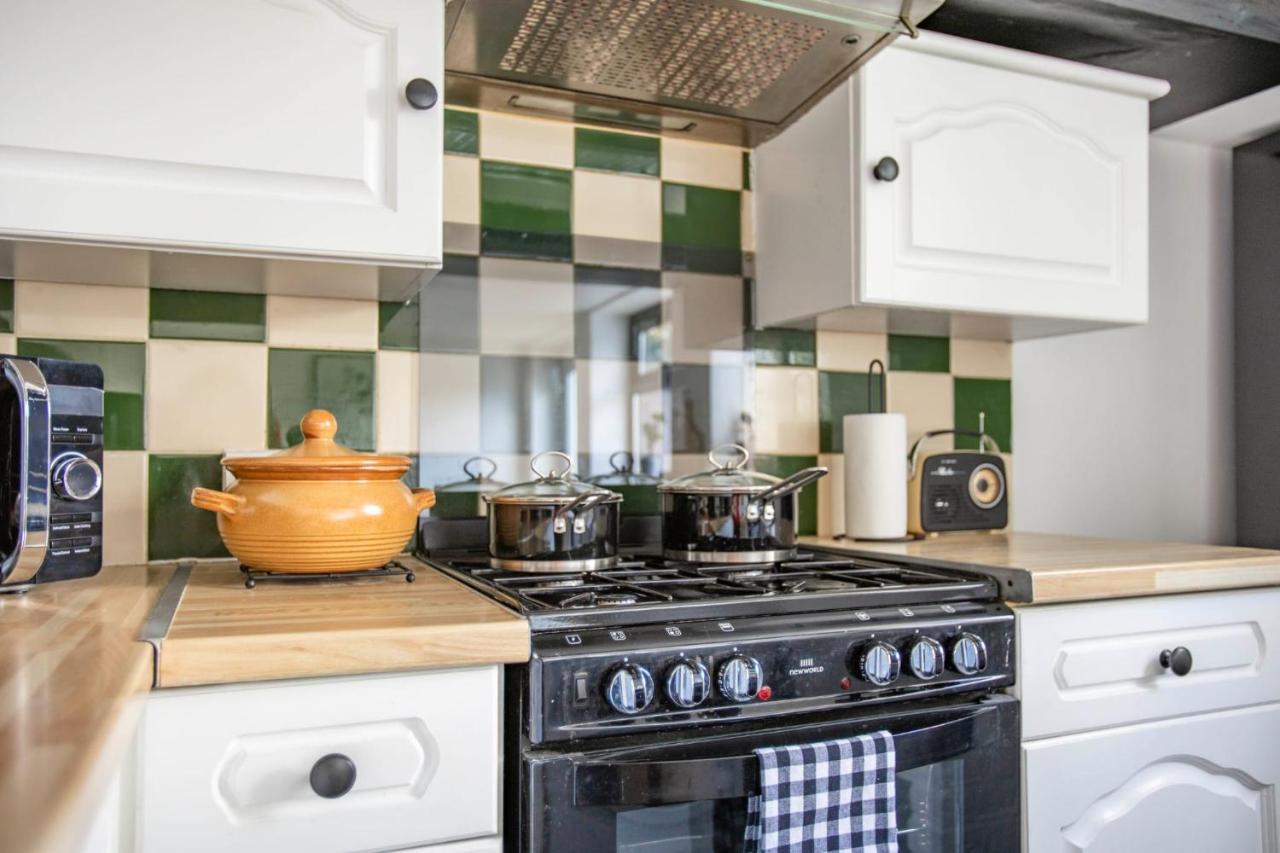 Stunning Character 2Bed Cottage In St Albans Wifi מראה חיצוני תמונה